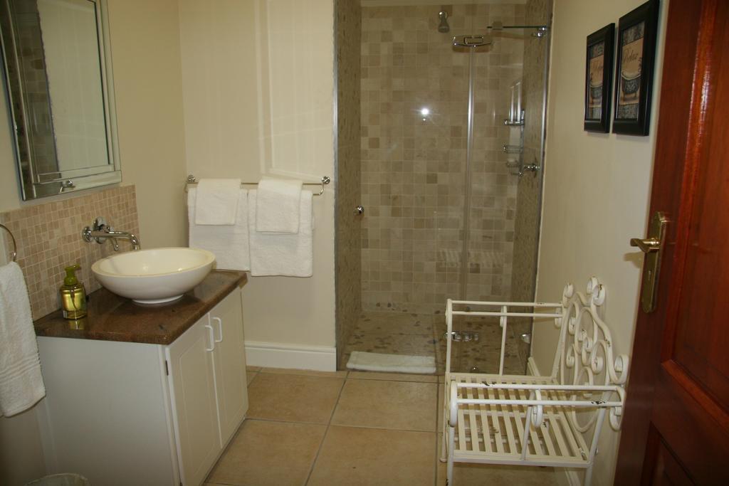 Cape Robin Cottage Franschhoek Room photo